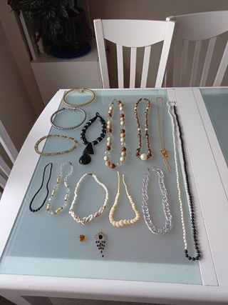 LOTE Collares, colgantes y gargantillas bisutería