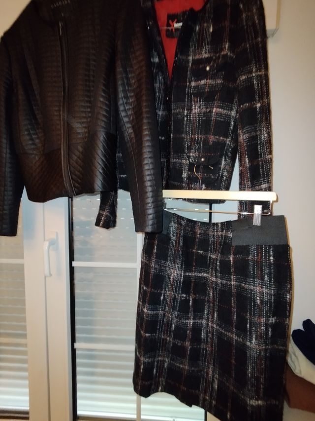 Muy buena oportunidad bajada de precio,2 trajes ju