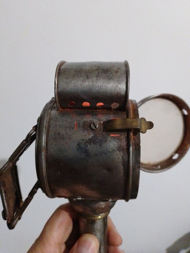 Fanale posteriore per auto Supra Luxor antico