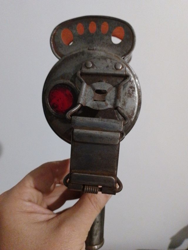 Fanale posteriore per auto Supra Luxor antico