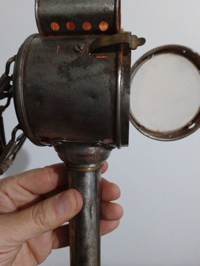 Fanale posteriore per auto Supra Luxor antico