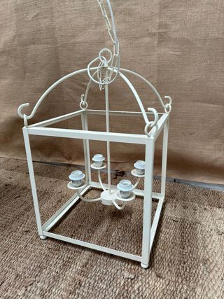 Elegante farol en color crema para 4 bombillas.