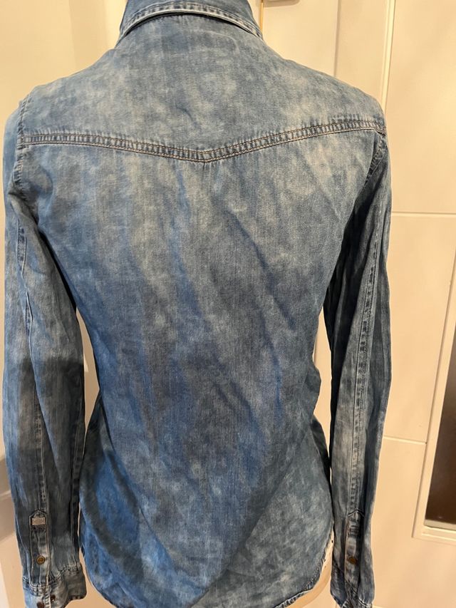 Camisa jeans feminina