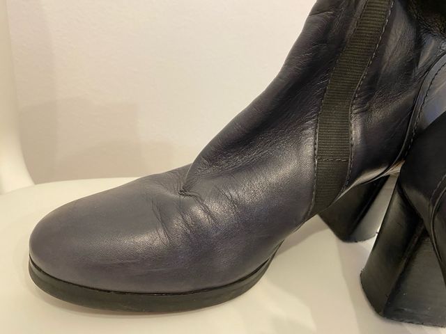 Stivaletto grigio in pelle