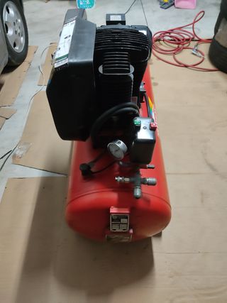 Compressor trifásico.