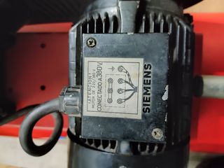 Compressor trifásico.