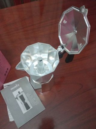 Cafetera a estrenar aluminio  M