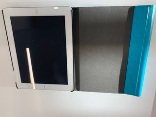 iPad 2 con funda y teclado