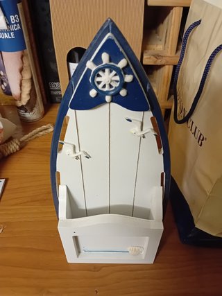 Nave portaoggetti a parete