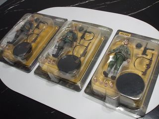 Tres figuras articuladas Joytoy