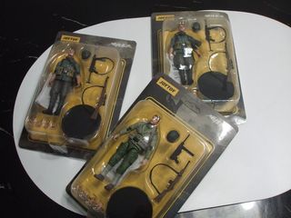 Tres figuras articuladas Joytoy
