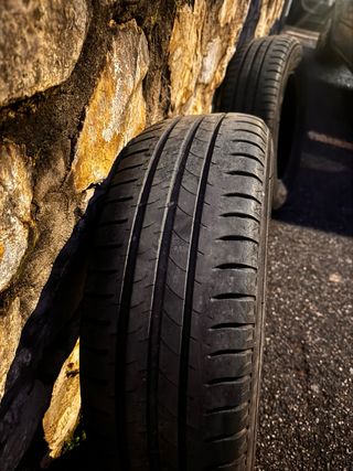 Vendo 4 belle gomme Michelin estive 195/65R15