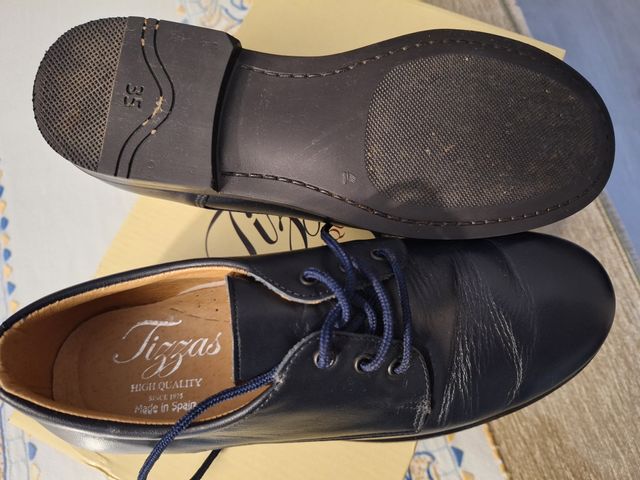 VENDO DOS PARES DE ZAPATOS DE COMUNIÓN PARA NIÑOS