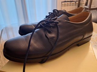 VENDO DOS PARES DE ZAPATOS DE COMUNIÓN PARA NIÑOS