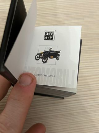 Cube book Automobili libro tascabile