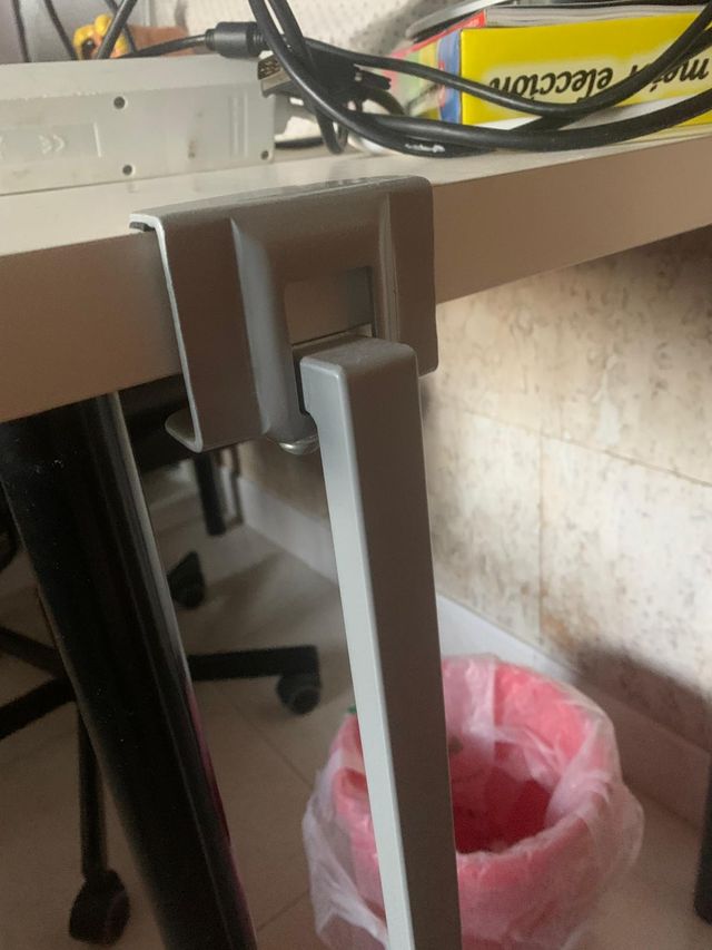 Soporte para torre de ordenador