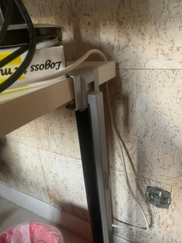 Soporte para torre de ordenador