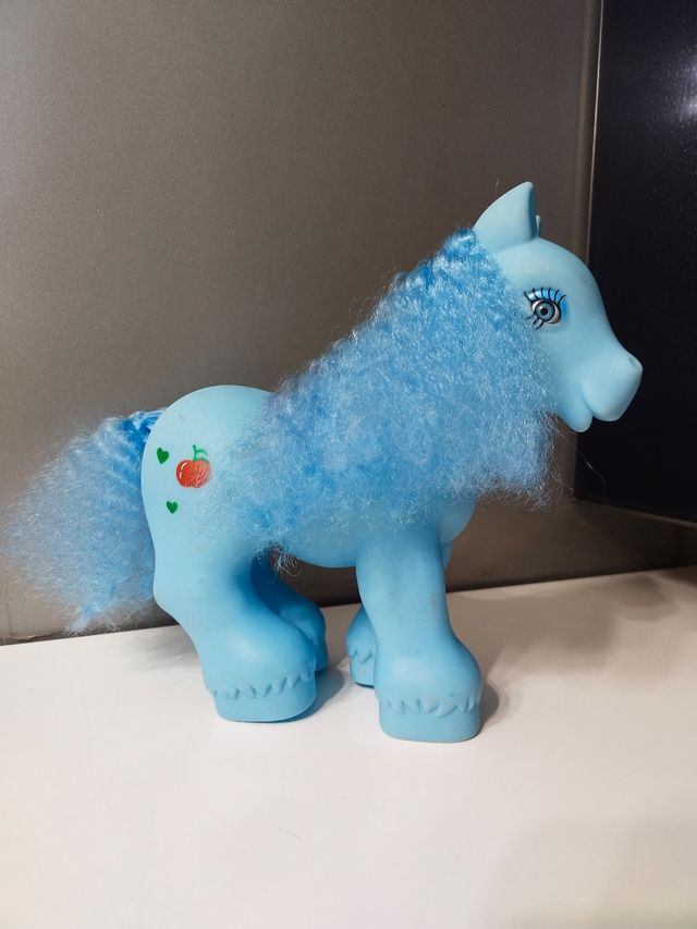 Pony grande azul