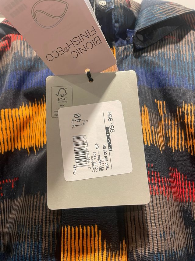 Anorak nuevo talla 140 cm 10’años