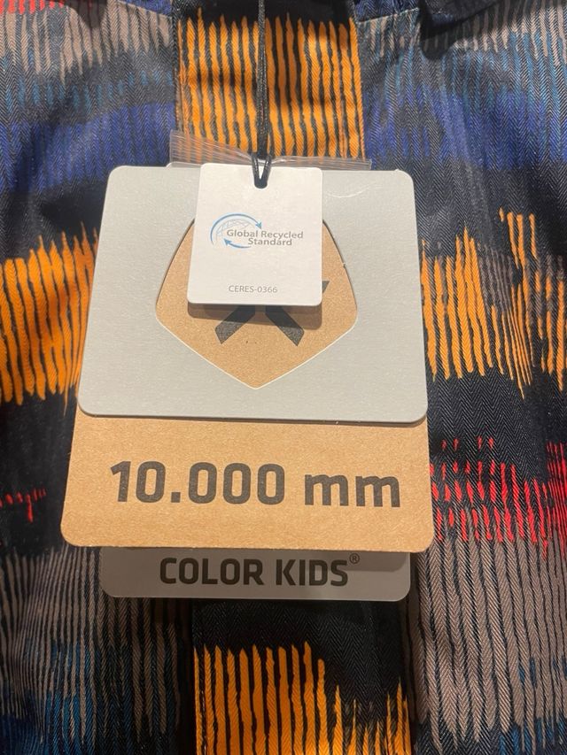 Anorak nuevo talla 140 cm 10’años