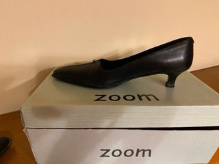 Zapato tacón bajo negro 36
