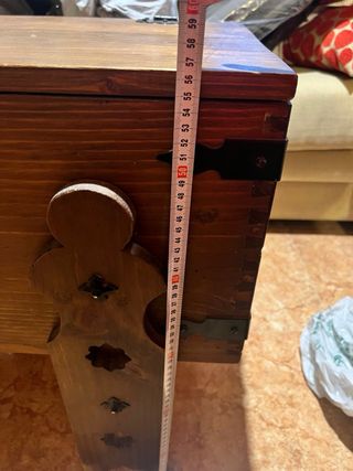 Arcon Baul artesano de madera con patas