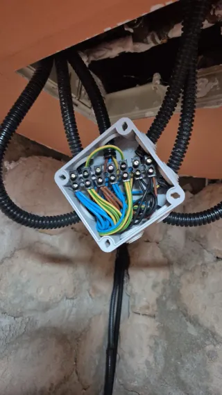 Trabajos eléctricos económicos