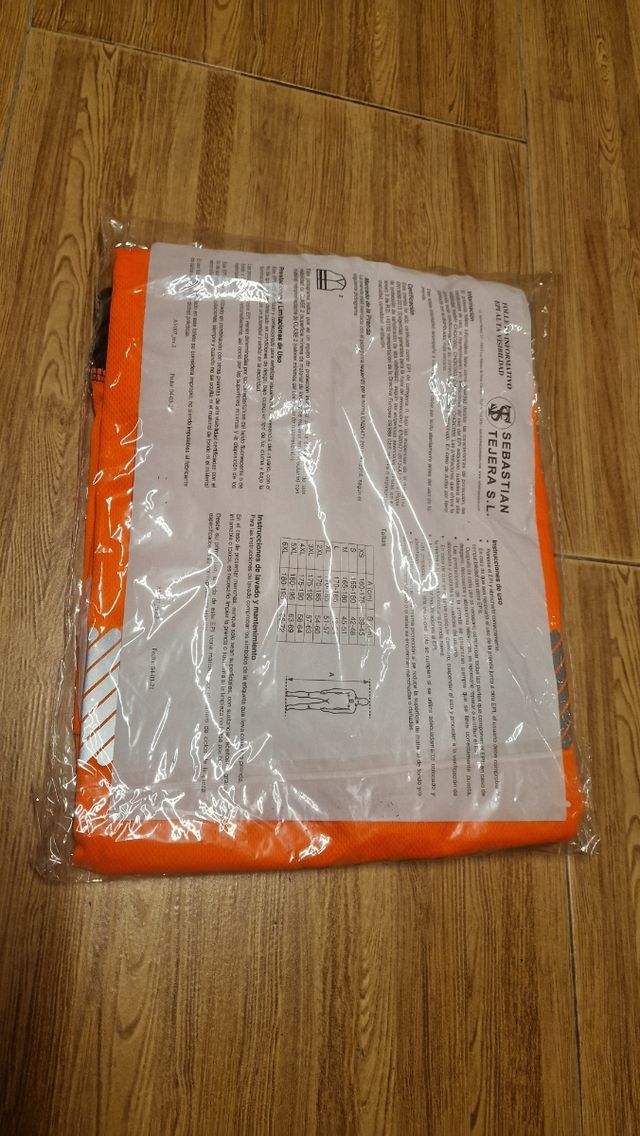 POLO MANGA CORTA REFLECTANTE.