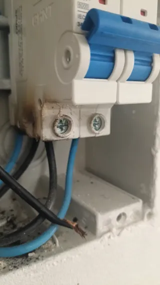 Trabajos de reforma reparaciones  e instalación