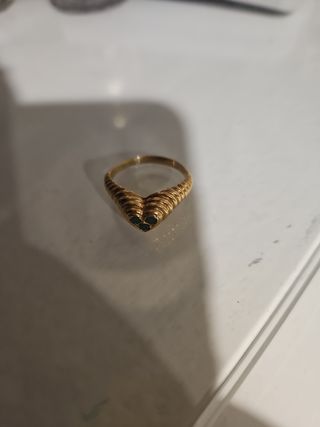 Anillo oro 18 k con esmeraldas 