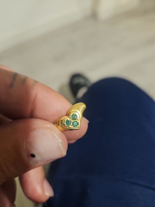 Anillo oro 18 k con esmeraldas 
