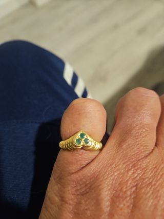 Anillo oro 18 k con esmeraldas 