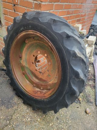 Ruedas tractor antiguas