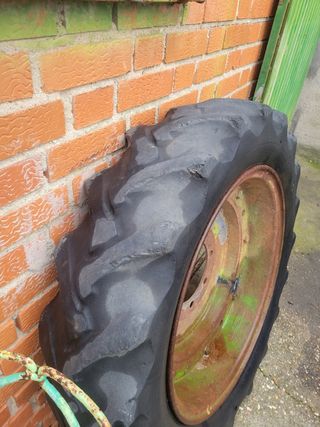 Ruedas tractor antiguas