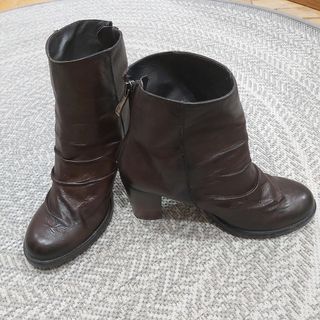 Oportunidad! Botines piel 37