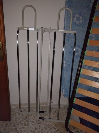 Barras de soporte plegable para cama