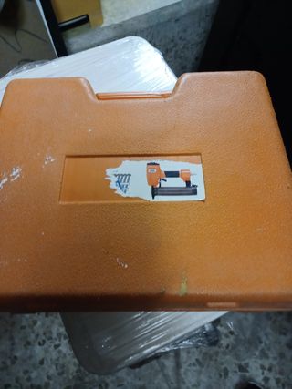 Pistola de clavos de acero 