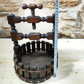 Prensa de madera o cascanueces
