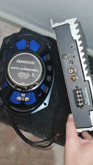 Subwoofer tornado azul y eq sonido KENWOOD