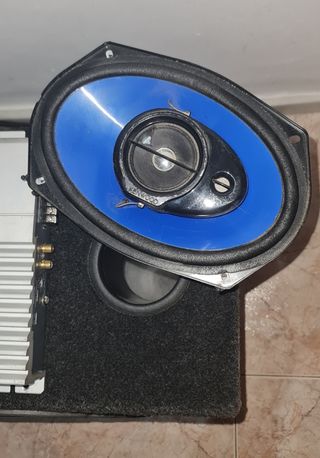 Subwoofer tornado azul y eq sonido KENWOOD