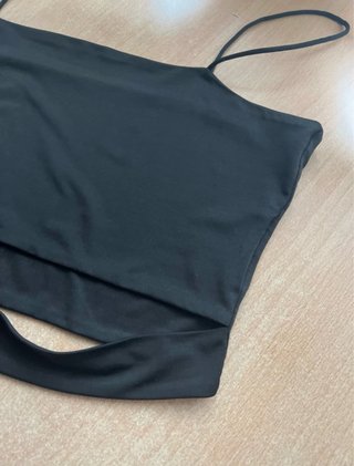 Top tirantes negro
