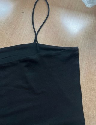 Top tirantes negro