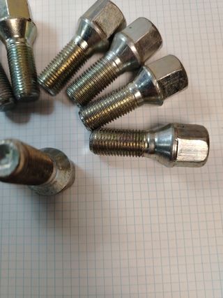 8 tornillos rueda