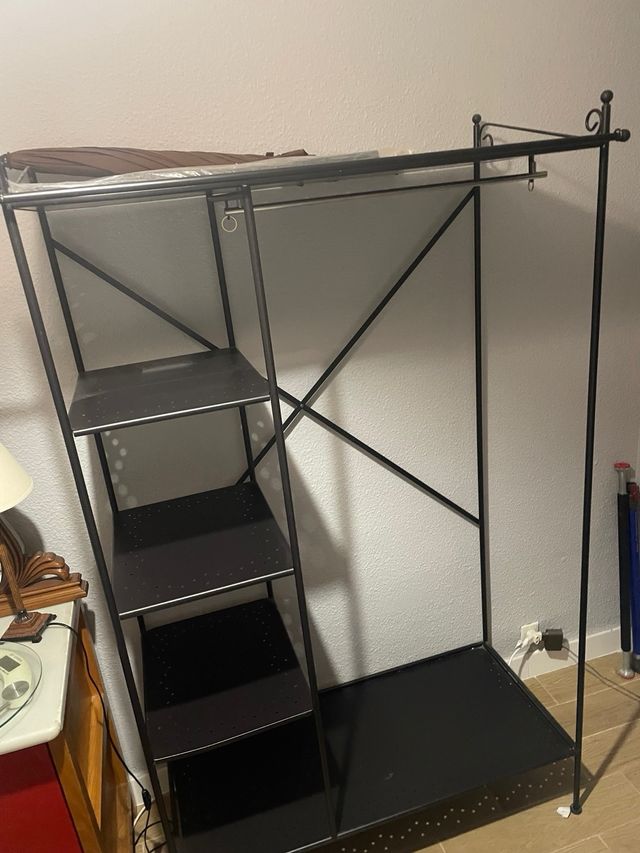 Armario perchero metal