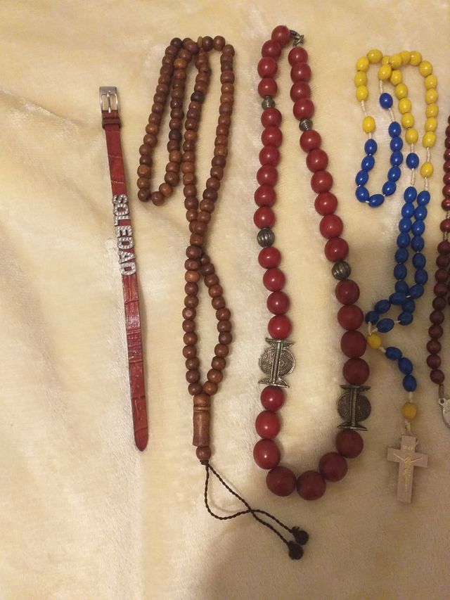 Lote de Rosarios y más