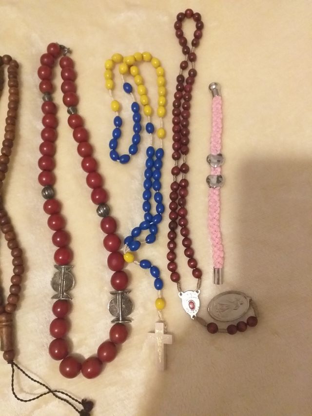 Lote de Rosarios y más