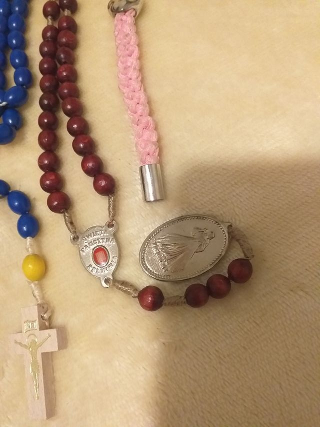 Lote de Rosarios y más