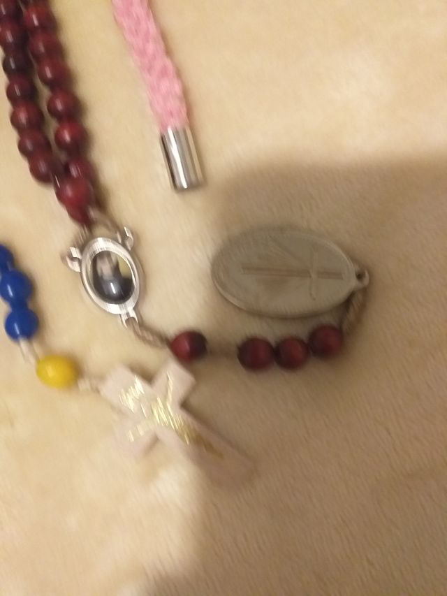 Lote de Rosarios y más