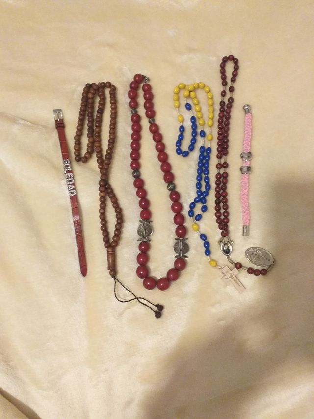 Lote de Rosarios y más