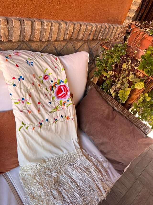 Mantón Manila Beige 150x150